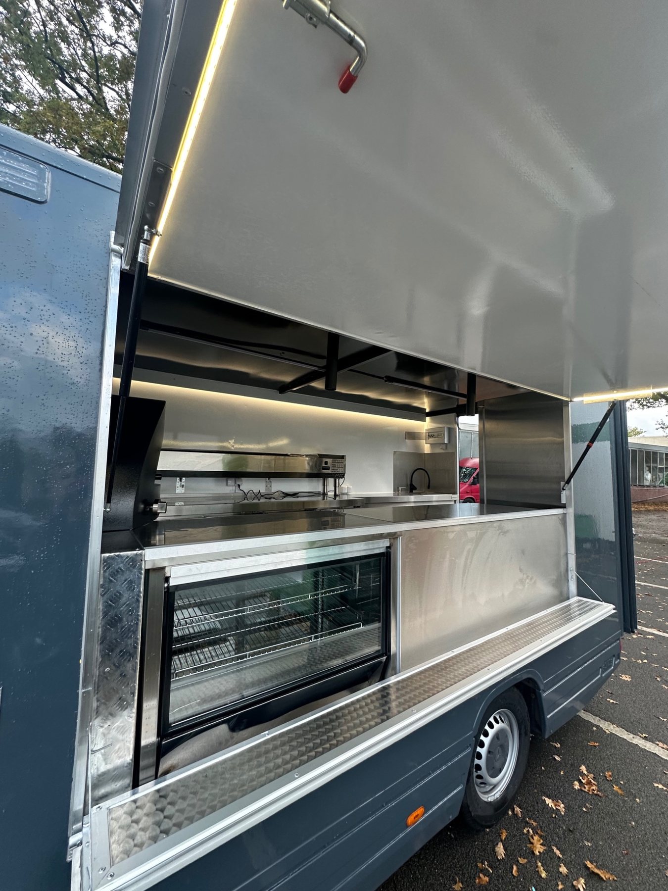 Ex Postwagen Foodtruck