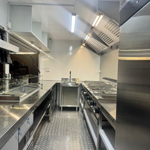 Neuer Foodtruck Ausbau Thumbnail 1